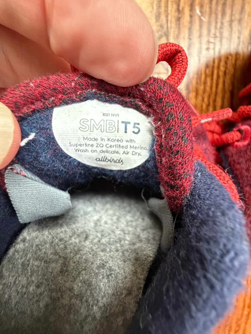 Allbirds Smallbirds Red Wool Runner Sneakers Sz T5 - Picture 7 of 8
